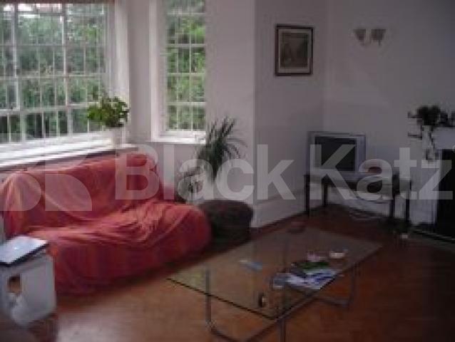 			New Instruction, 3 Bedroom, 1 bath, 1 reception Flat			 Bracknell Gate, Finchley Road